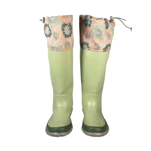 ORIGINAL MUCKBOOT CO Tall Forager Convertible Waterproof Boots in green/ floral - Picture 7 of 11